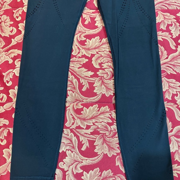 Athleta Elation Lasercut Tight Black Leggings-Size XS/TP - Picture 2 of 7